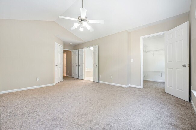Building Photo - 1411 Crimson Creek Dr
