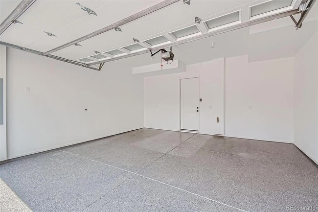 Building Photo - 388 E Orchard Rd