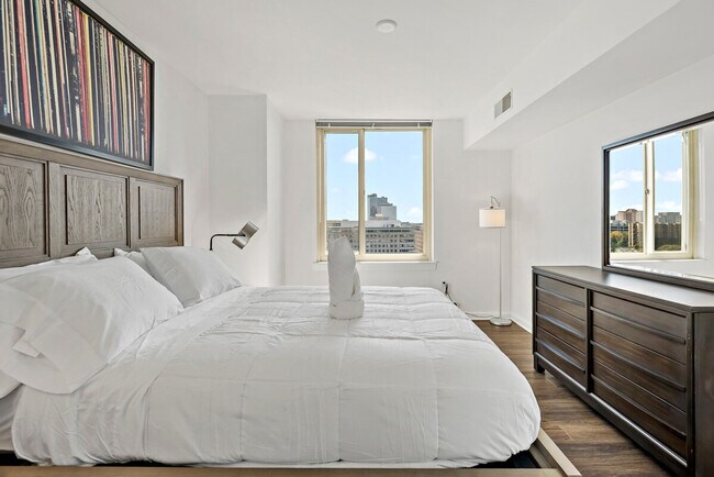 Building Photo - 1751 Pinnacle Dr