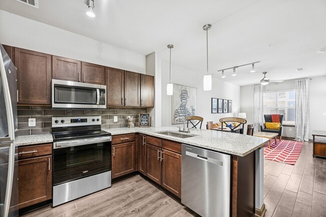 Building Photo - 909 Flats