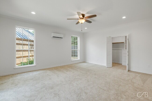 Building Photo - For Lease