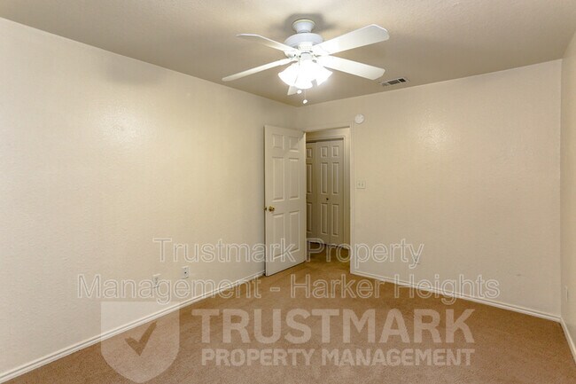 Building Photo - 4907 John David Dr