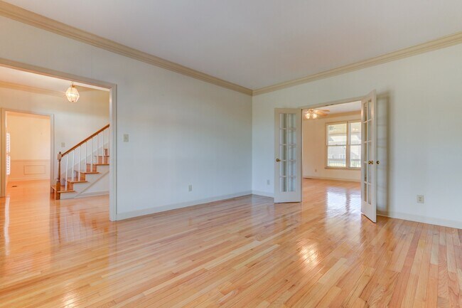 Building Photo - Farragut 37934 - 4 bedroom, 2.5 bath home ...