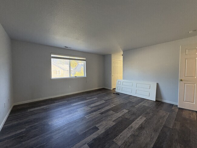 Building Photo - 12982 SW Kameron Way