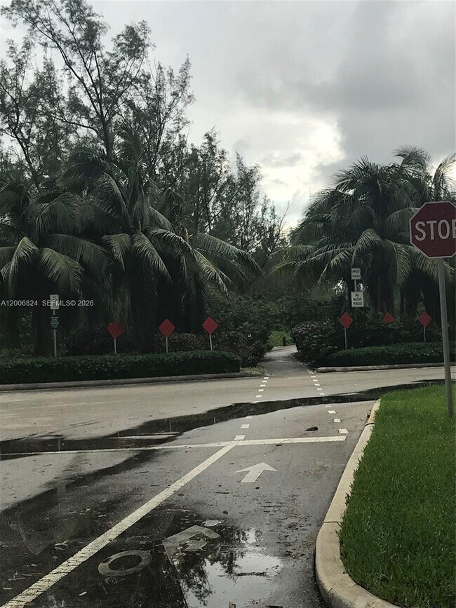 Building Photo - 2600 NE 135th St