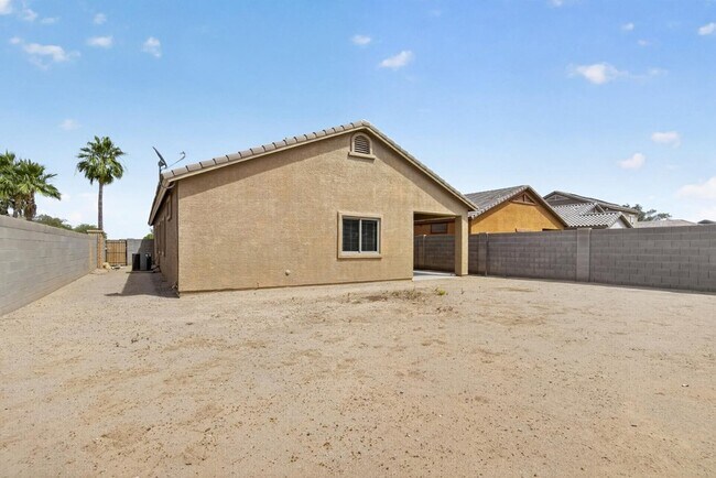 Building Photo - 1979 N Vista Ln