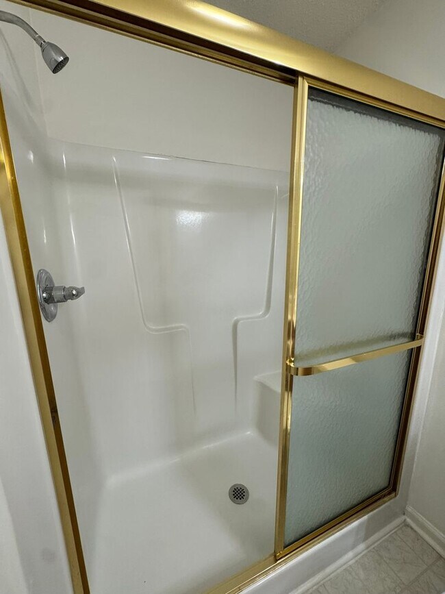 Building Photo - 141 Springwood Ln