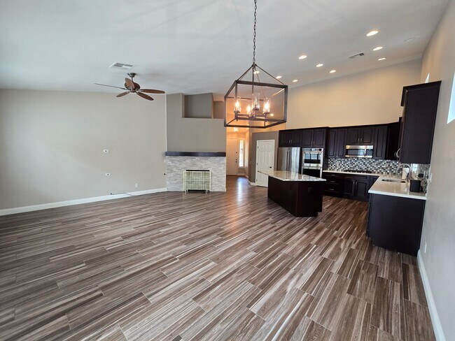 Building Photo - Unique Summerlin Home!