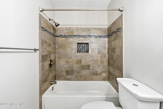 Building Photo - 802 Alpine Trail