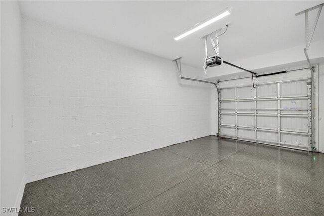 Building Photo - 14995 White Pearl Rd