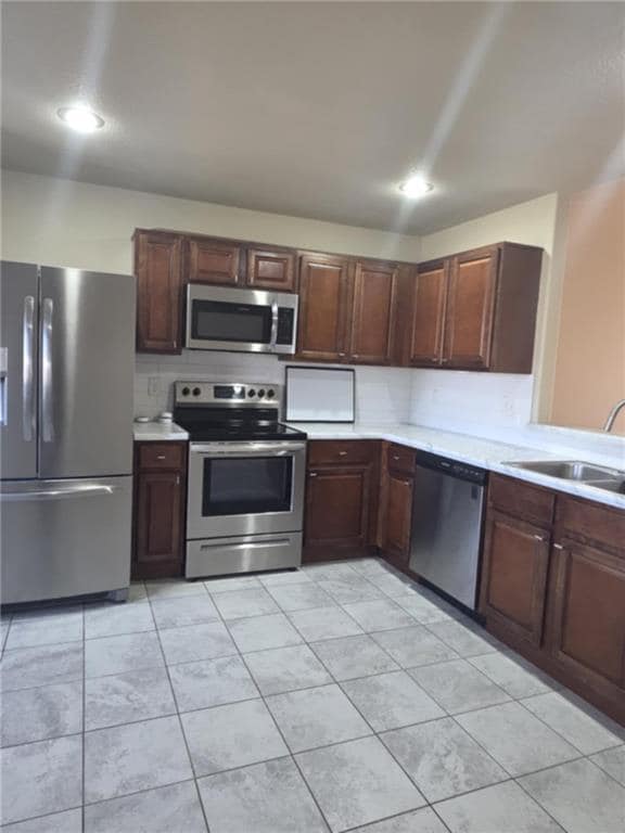 Building Photo - 856 NW Evans Cir