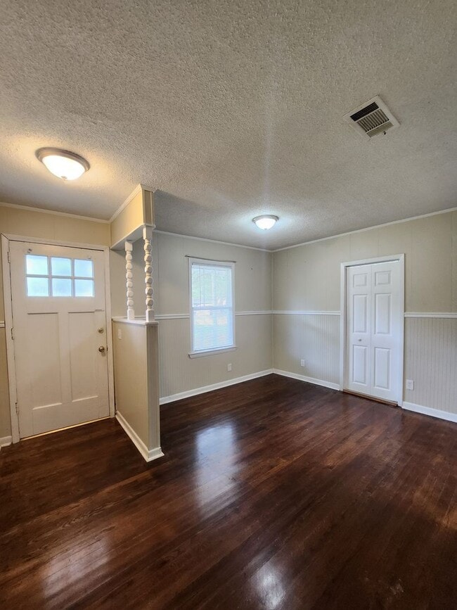 Building Photo - 110 Ruberia Ave