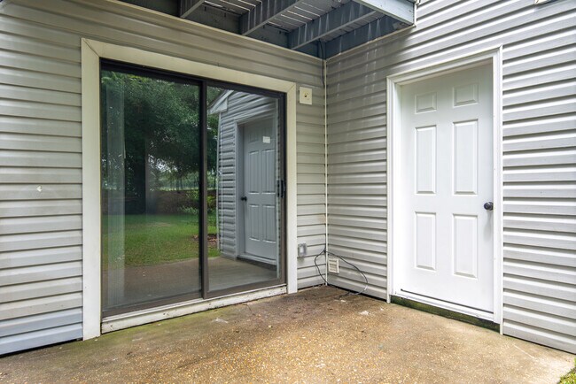 Rear patio - 3260 Cypress Ln