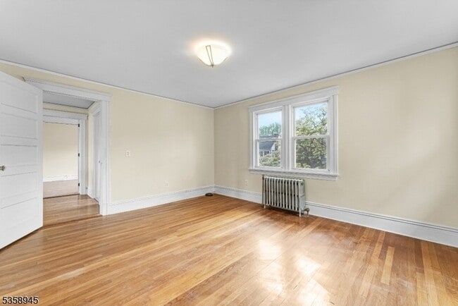 Building Photo - 6 Van Dyke Pl