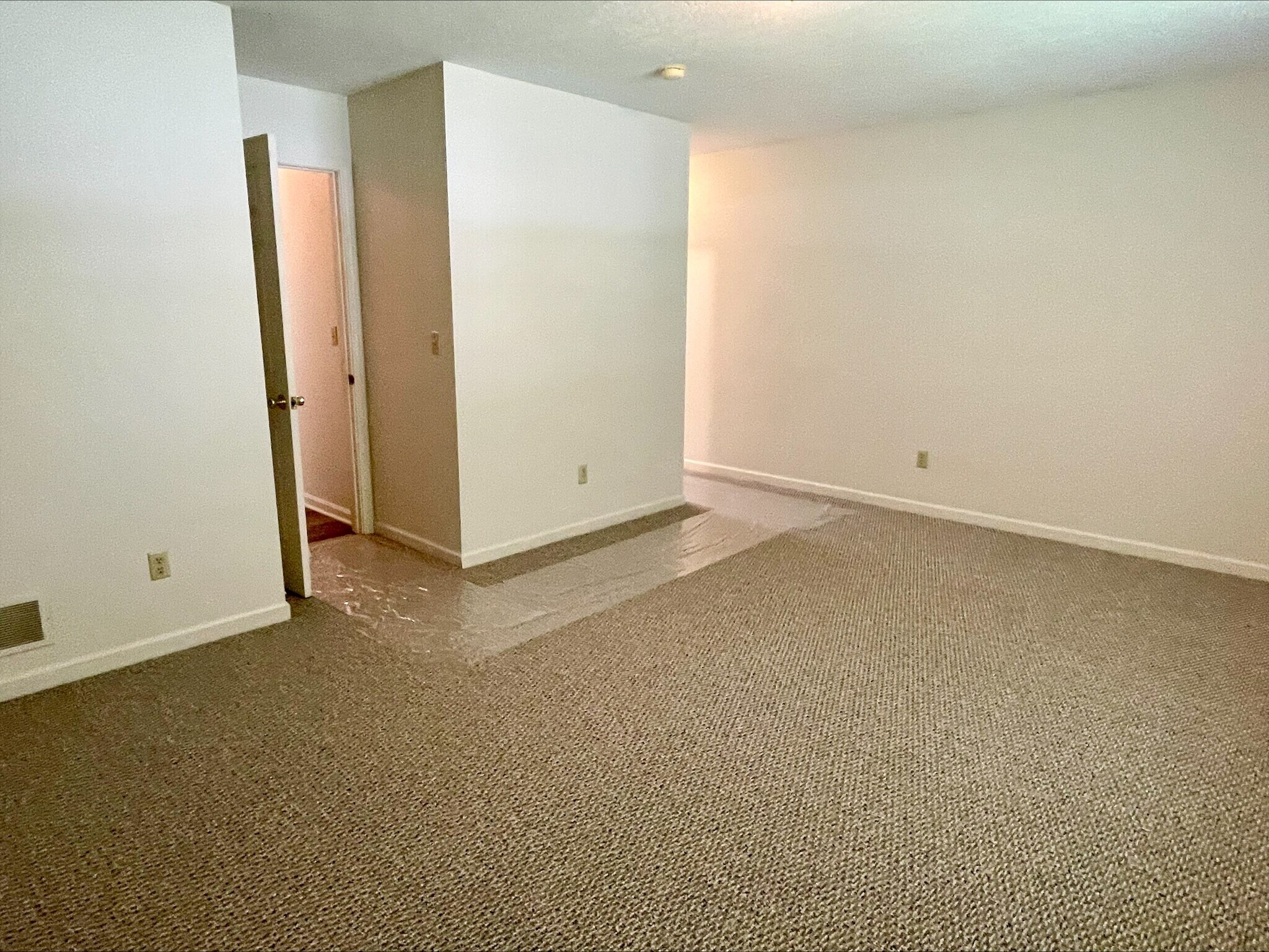 Building Photo - 494 Pheasant Run