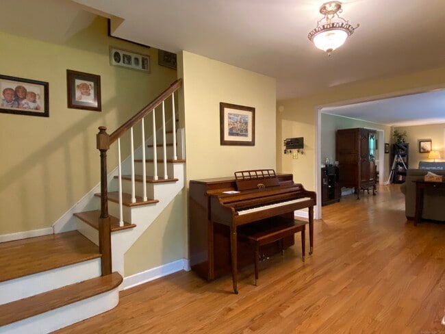Building Photo - 25 Jade Tree Ln