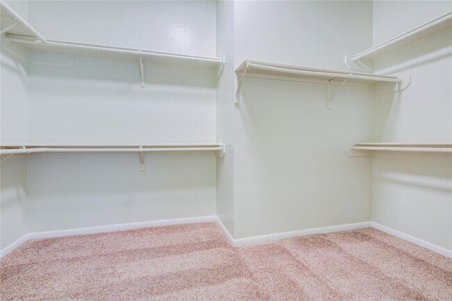 Building Photo - 802 Childers Ct