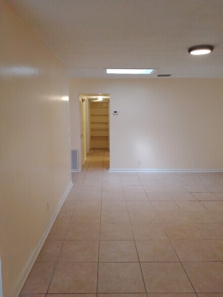 Building Photo - 2537 Chris Ct