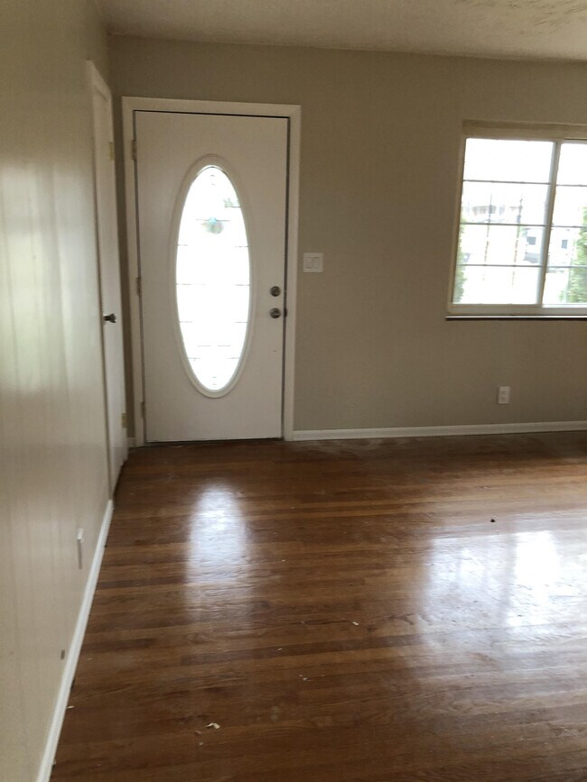 Building Photo - 218 Britton Dr