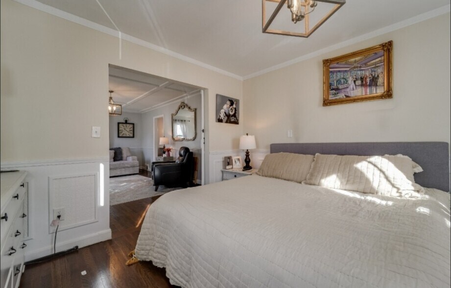 Building Photo - 391 Ward St