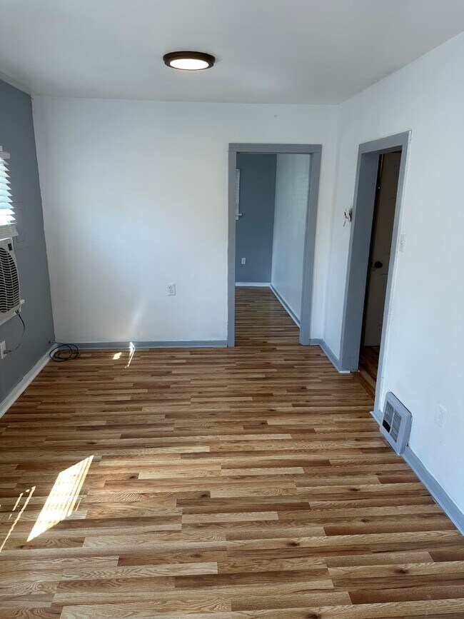 Building Photo - 737 Belmont Ave