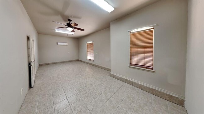 Building Photo - 16521 Fenwick Blvd