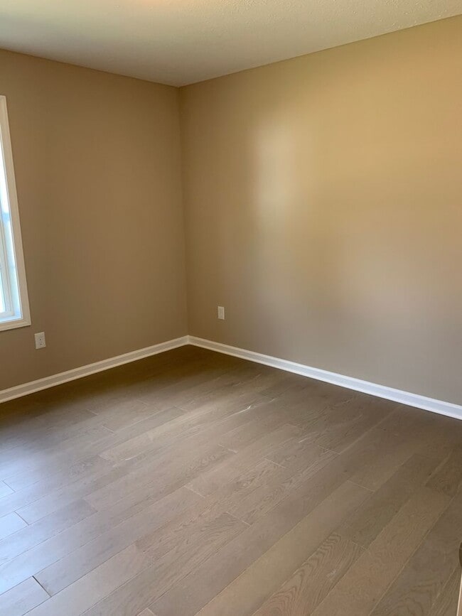 Building Photo - Adorable Home in Great Central Location...