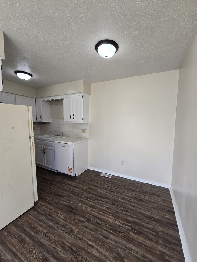 Building Photo - 3824 W Elm St