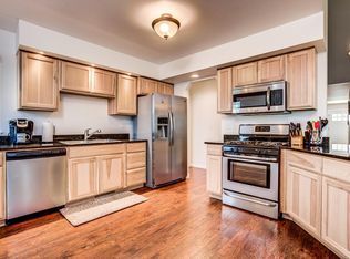 Building Photo - Radiant lake - 3 Bedroom Home