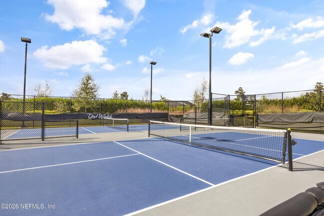 Building Photo - 11130 Town Vw Ct