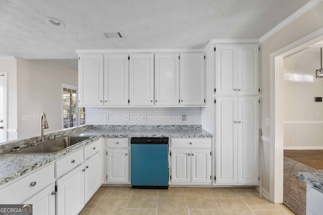 Building Photo - 7988 Westlake Dr