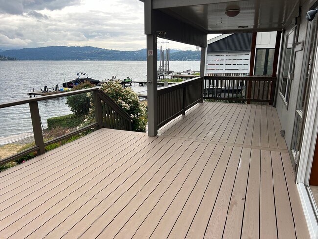 Building Photo - 1120 West Lake Sammamish Pkwy NE