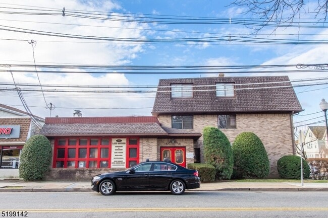 Building Photo - 685 Van Houten Ave