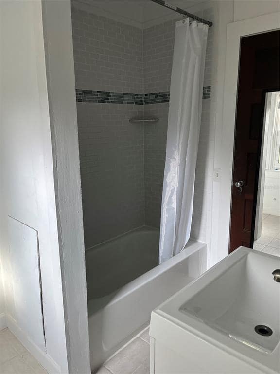 Building Photo - 302 W Wall St