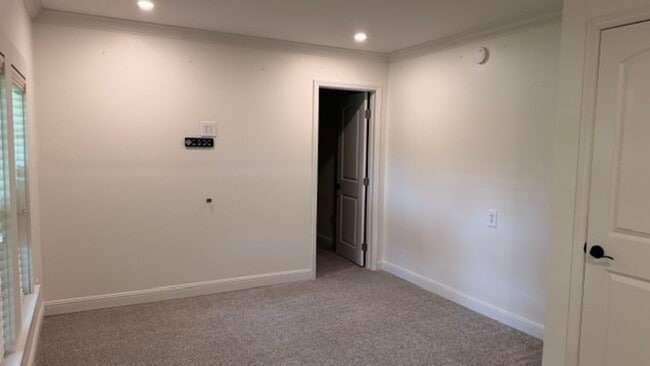 Building Photo - 3 Bedroom House with Carport