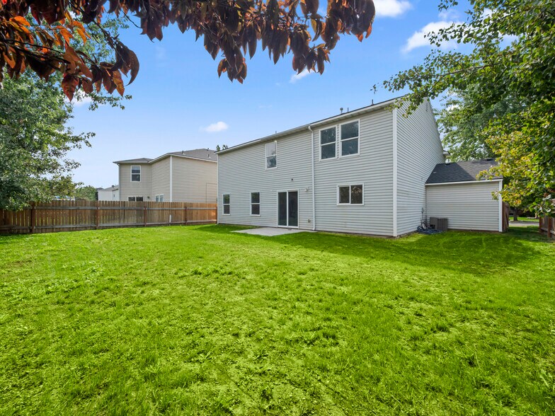 Building Photo - 9562 W Littlewood Dr