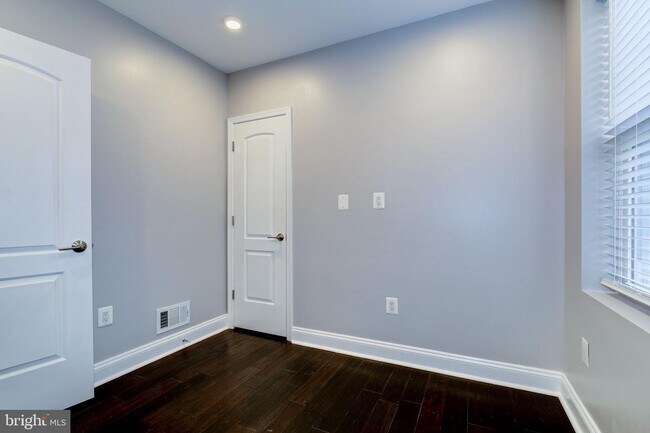 Building Photo - 4209 JENIFER St NW