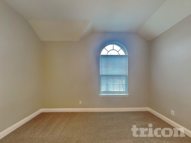 Building Photo - 1473 Eagle Nest Dr