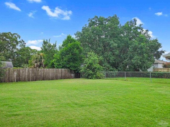 Building Photo - 3359 Green Briar Cir