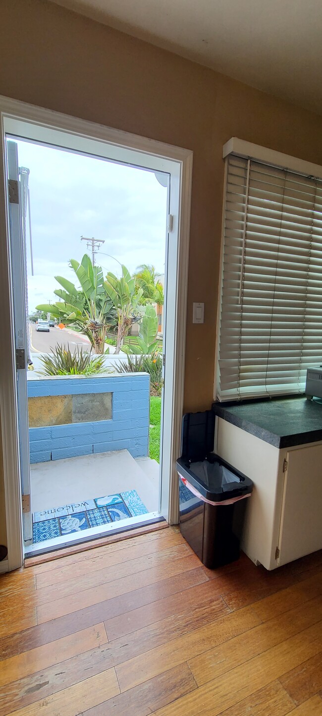 ktchn Door to lawn/BBQ - 1438 Pacific Beach Dr