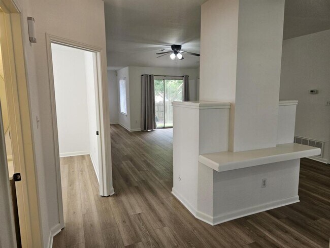 Building Photo - 2002 Caspian Cove