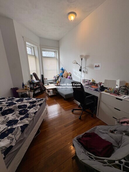 Building Photo - 52 Charlesgate E