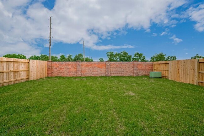 Building Photo - 3037 Dawn Sound Dr