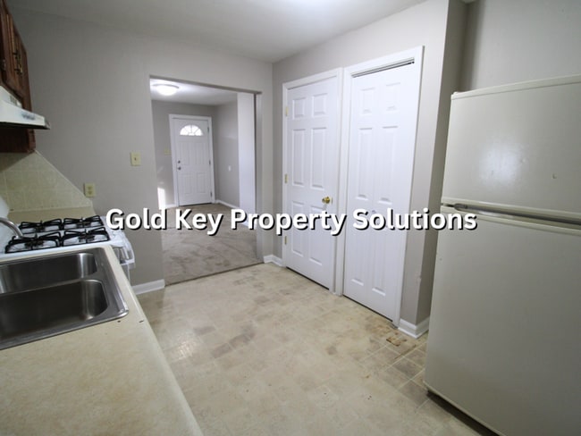 Building Photo - 2 BR 1 BA House with Covered Front Porch (NO SECTION 8)