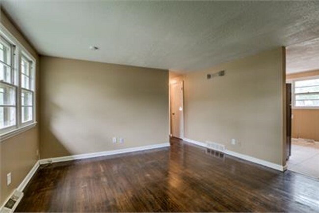 Building Photo - 6310 N 47th St