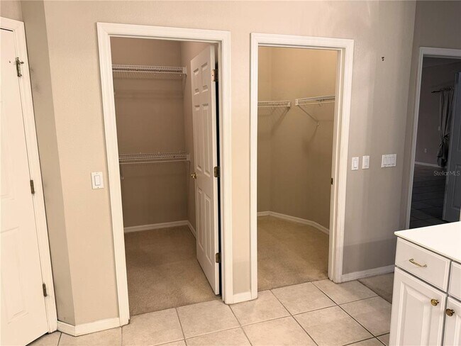 Building Photo - 417 Lake Butler Dr