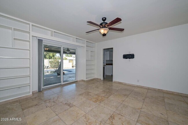 Building Photo - 6816 E Coronado Rd