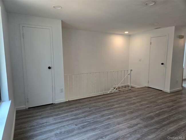 Building Photo - 132 Golf Ln