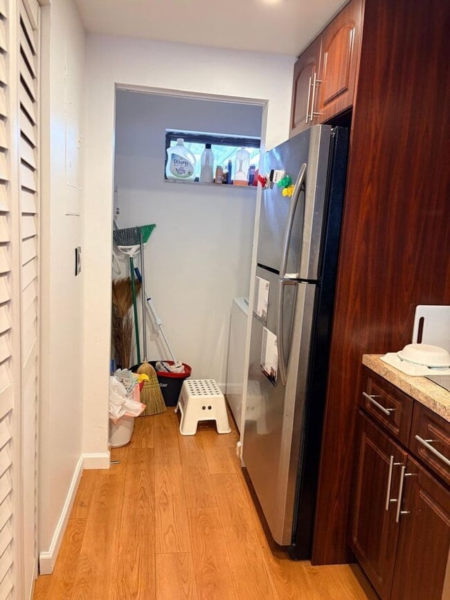 Building Photo - 1641 Fairway Rd