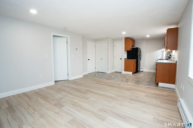 Building Photo - 366 Albany Turnpike